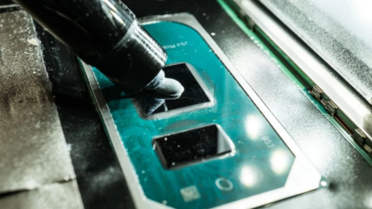 ¿La pasta térmica mancha la ropa?