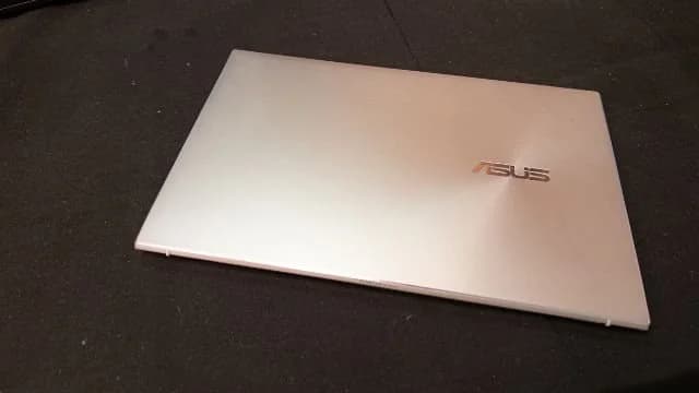 ASUS ZenBook 14s U4700J — Limpieza y cambio de pasta térmica