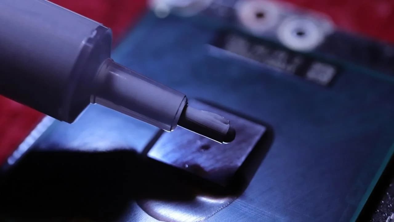 ¿Caduca la pasta térmica en el tubo? Visión práctica y técnica