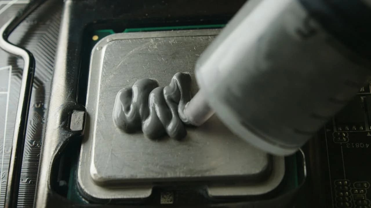 ¿Usamos todo el tubo de pasta térmica en un procesador?